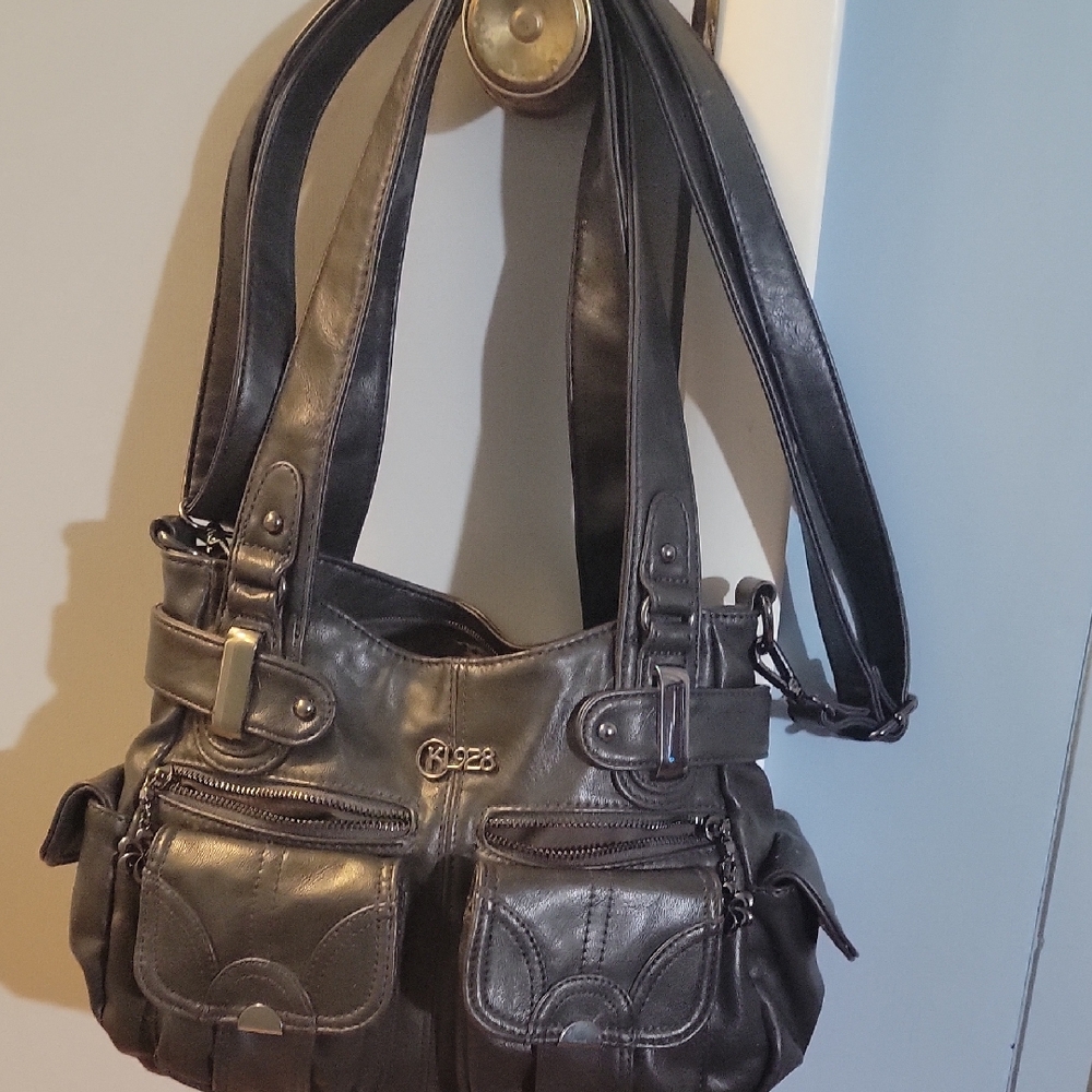 Elegant Black Leather Shoulder Bag
